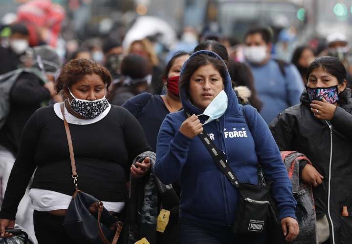 Lima tiene 10 millones de habitantes, la mayoría mujeres y 40% solteros
