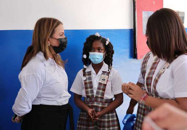 Estrenan centro educativo en Colón