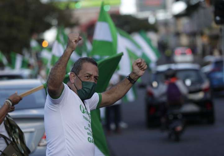 Simpatizantes salen a la calle a pocas horas de las elecciones en Costa Rica