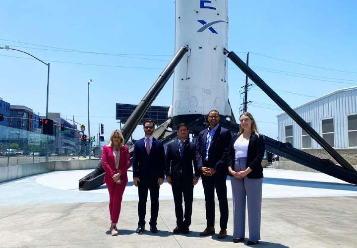 El internet satelital Starlink, de Elon Musk viene a Panamá