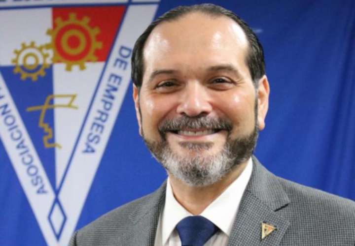 Temístocles Rosas, nuevo Presidente de APEDE 