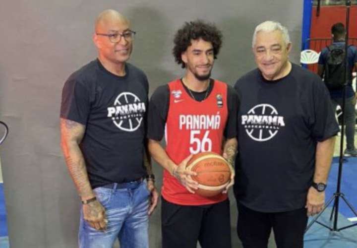 Jhivvan Jackson visitó a la selección de Baloncesto de Panamá