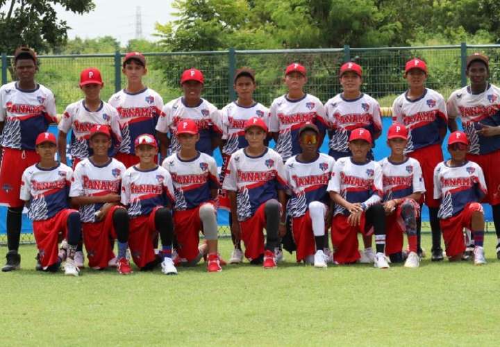 El equipo de Panamá tuvo ayer su primera práctica en un campo de juego. Foto: José Pineda/ Fedebeis