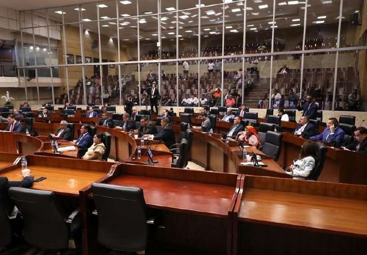 Asamblea cita a director de la CSS ante posible quiebra del IVM