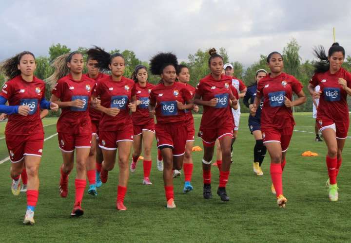 Entrenamiento de ayer de la selección femenina de fútbol de Panamá. Foto: Fepafut