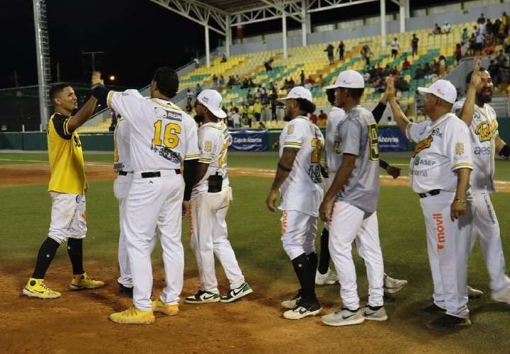 El equipo de Bocas del Toro lidera la tabla de posiciones del Campeonato Nacional de Béisbol Mayor con marca de ocho triunfos y dos derrotas. Foto: @ligabocasbeisbol