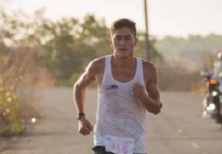 Daniel González es uno de los ganadores en las distancias de los 10 y 5 kilómetros de la Clásica Sábado de Gloria. Foto: Cortesía