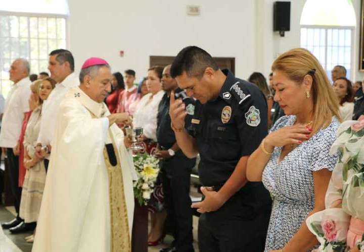 Celebran con misa el aniversario 86 del Día del Policía en Panamá