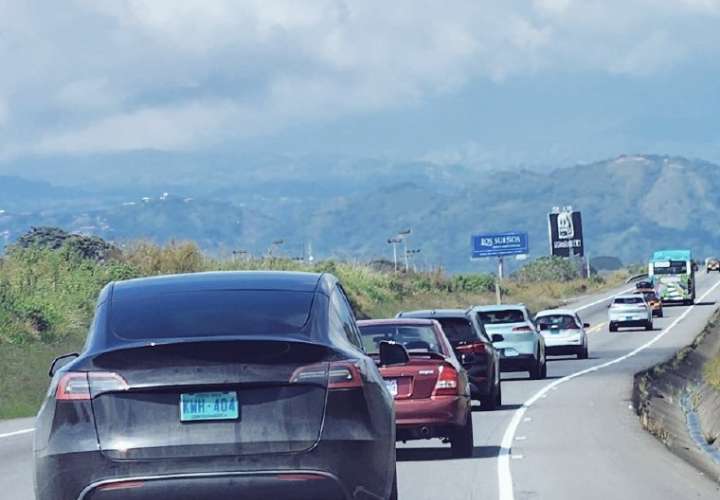 Caravana de autos eléctricos termina en Panamá