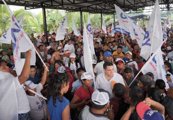 Carrizo anda por la comarca