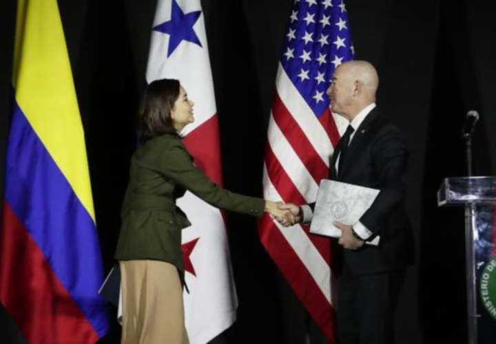 Misión de Panamá viaja a EEUU para tratar bomba migratoria