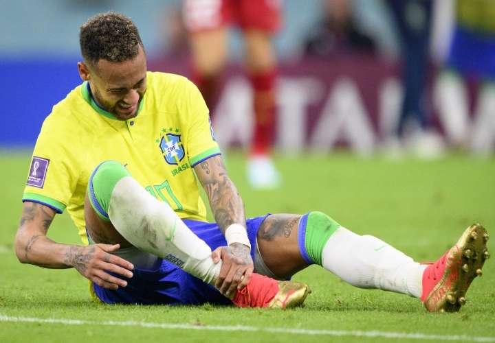 Neymar regresaría en octavos de final de clasificar Brasil
