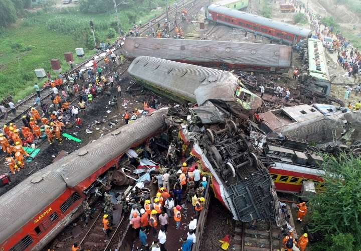 Ministro: Accidente de tren fue por fallo de señalización