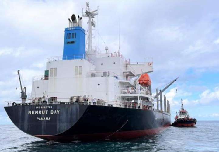 Cuatro días para rescatar barco panameño varado en aguas de Vietnam