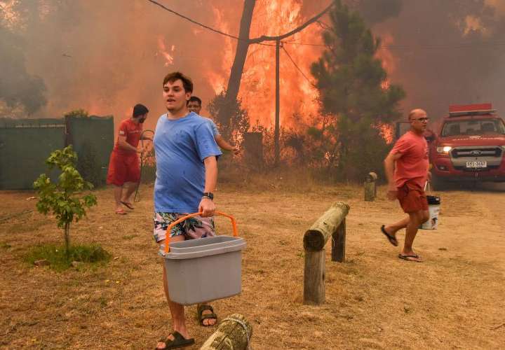 Incendio arrasa con un aserradero en Uruguay