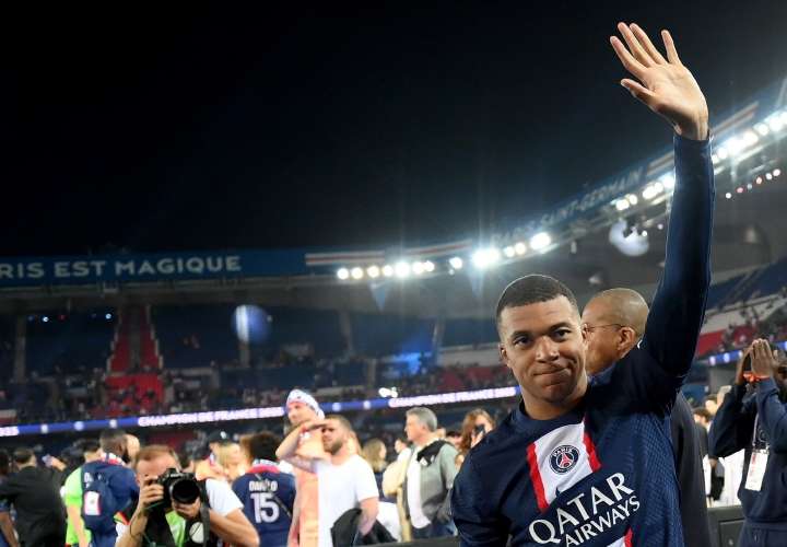 Kylian Mbappé no ejerce opción de renovación automática con el PSG