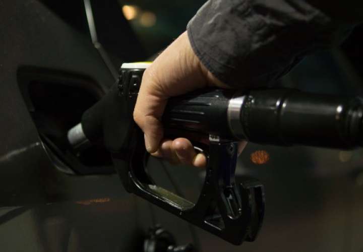 Gasolinera regala 25 mil litros de combustible 