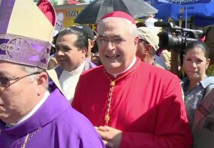 Cardenal Lacunza presentará su renuncia, pero no abandonará la iglesia