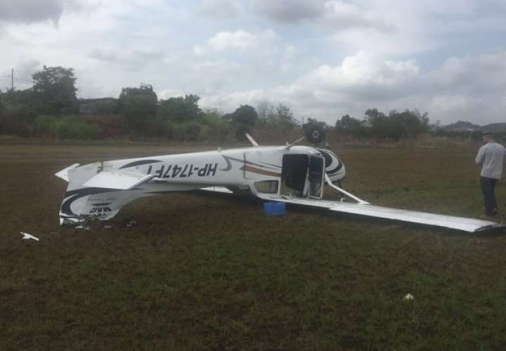 Accidente de avioneta en pista de aterrizaje en Calzada Larga. (Foto; Grupo Elite)