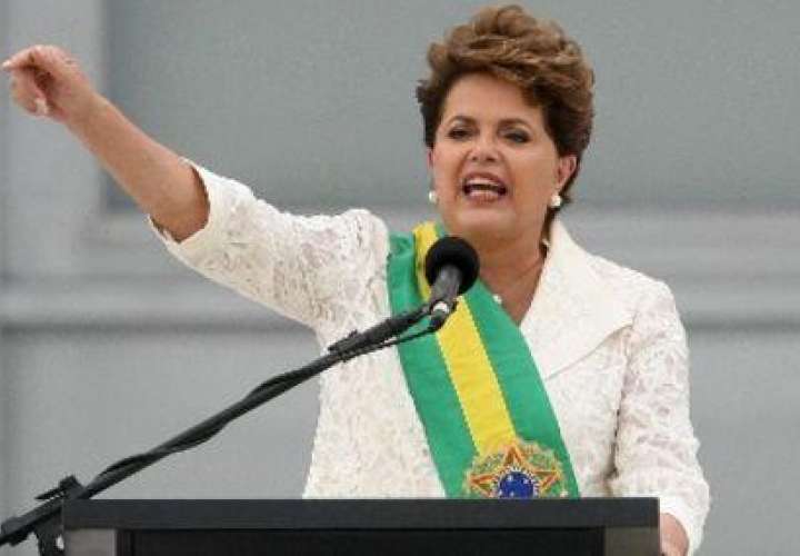 Rousseff busca reconquistar a la  izquierda 