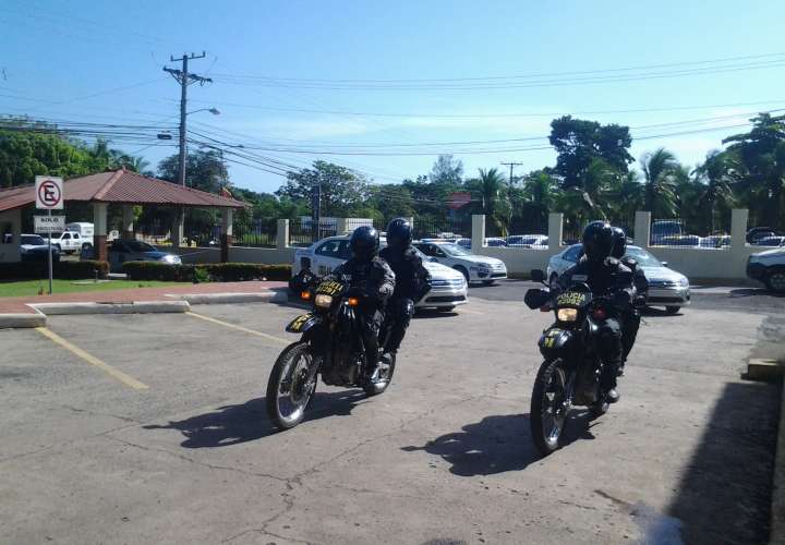 La Policía Nacional de Herrera realiza operativos para dar con posibles sospechosos de este caso.