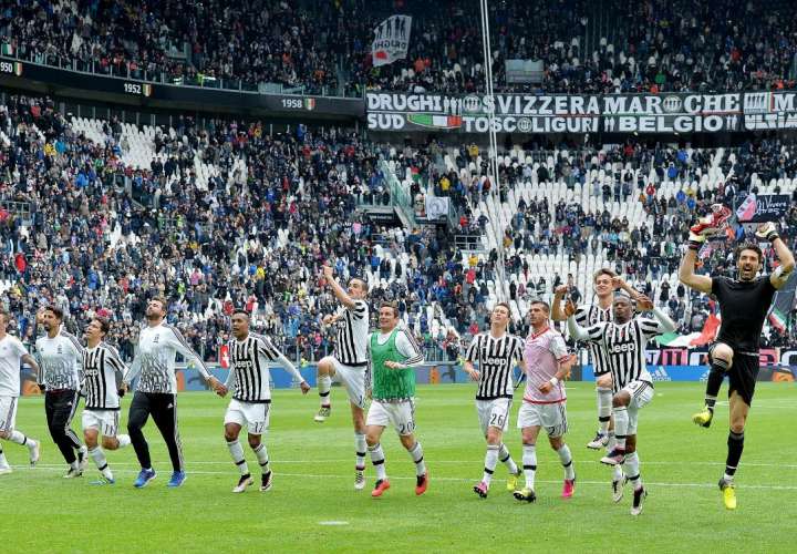 Juventus celebra el título con triunfo de 2-0 