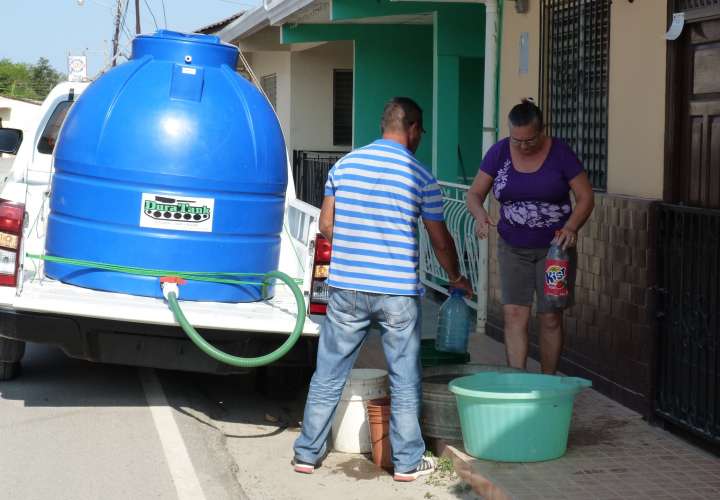 La población se abastece de agua a través de carros cisternas. (Foto: T. Domínguez)