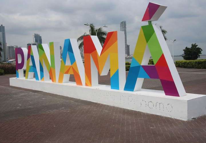 Vandalizan letrero Panamá
