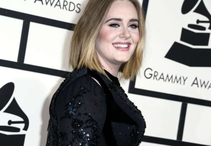Adele negocia contrato millonario con Sony Music