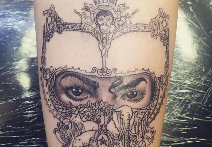 Paris Jackson se tatuó en honor a su padre