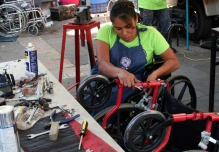 Repara 3 mil sillas de ruedas