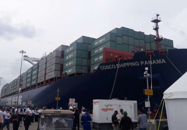 Cosco Shipping Panama llega a las esclusas de Cocolí