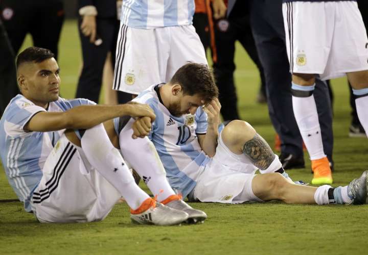 Maradona defiende a Messi