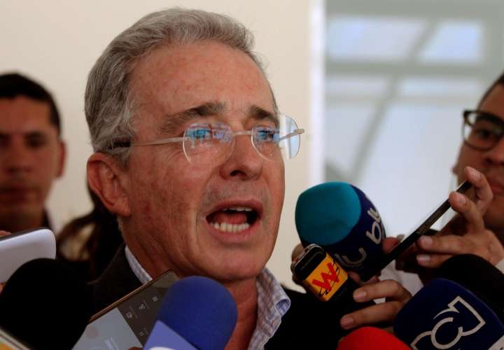 Condenan a exsubdirector de policía secreta colombiana por espionaje 