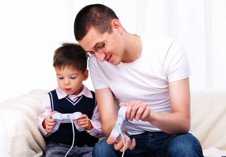 Tecnología que acerca a padres e hijos