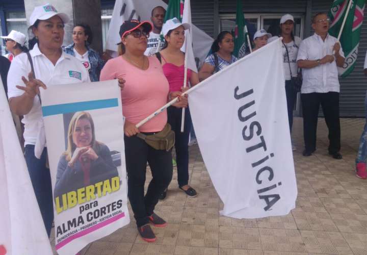 CD pide justicia y  libertad para  Alma Cortés
