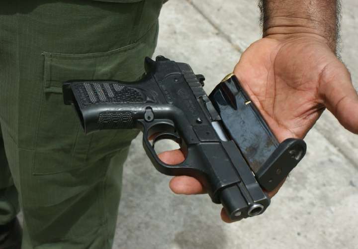 Ubican arma en escuela de Boca La Caja 