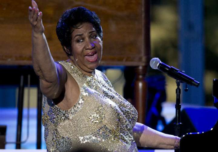Aretha Franklin cancela conciertos por órdenes médicas
