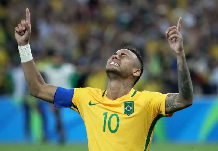 Neymar ya se entrena con Brasil 