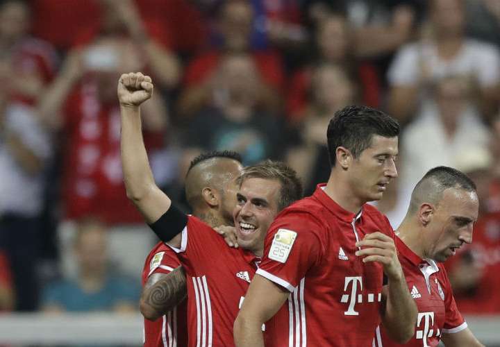 El Bayern de Ancelotti se estrena goleando
