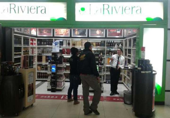 Cierran tiendas La Riviera de Colombia 