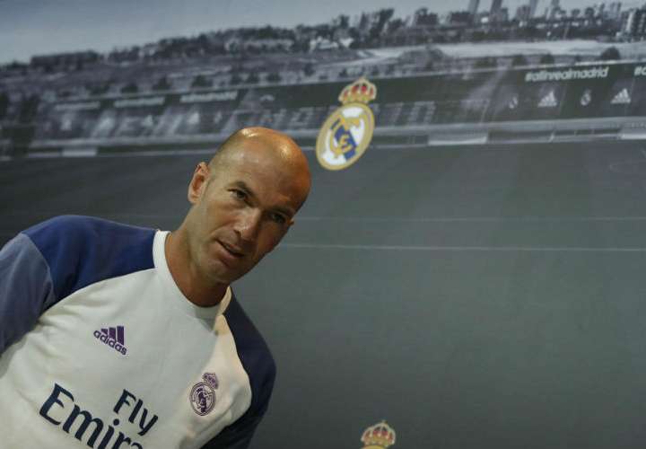 Zidane: 'Contesto y parece que quiero que James se vaya'