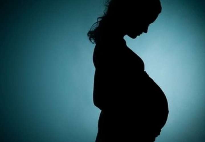 El embarazo adolescente es abordado por el Gobierno y una ONG