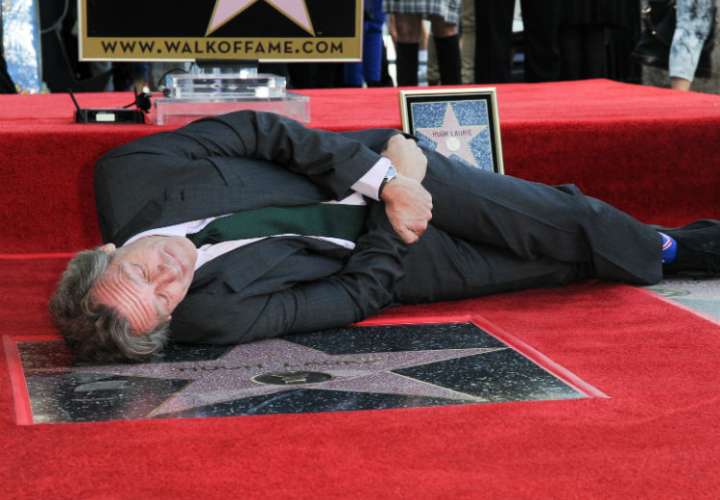 Hugh Laurie recibe su estrella en el Paseo de la Fama
