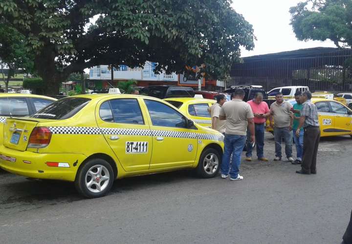 Taxistas piden mayor vigilancia 