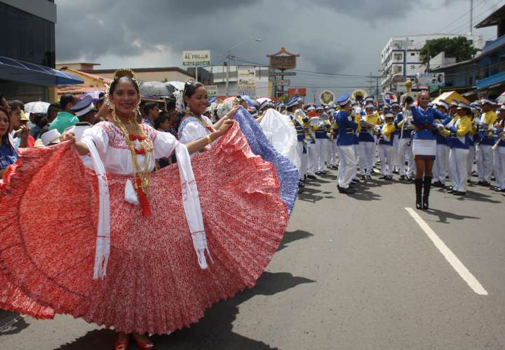 Celebración patriótica con toque folclórico en Chitré