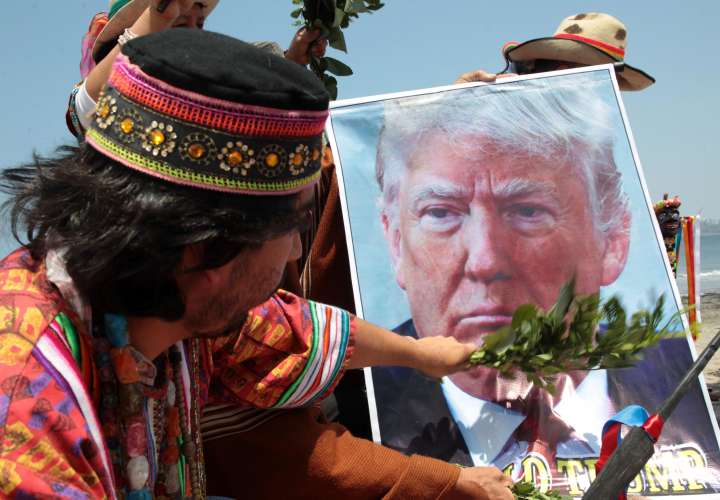 Brujos y chamanes peruanos divididos al predecir ganador 