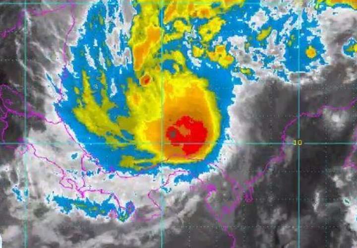 Es oficial: Otto se huracán, categoría 1