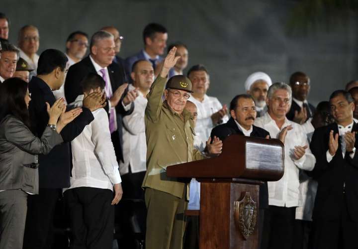 Líderes participan de homenaje a Fidel Castro 