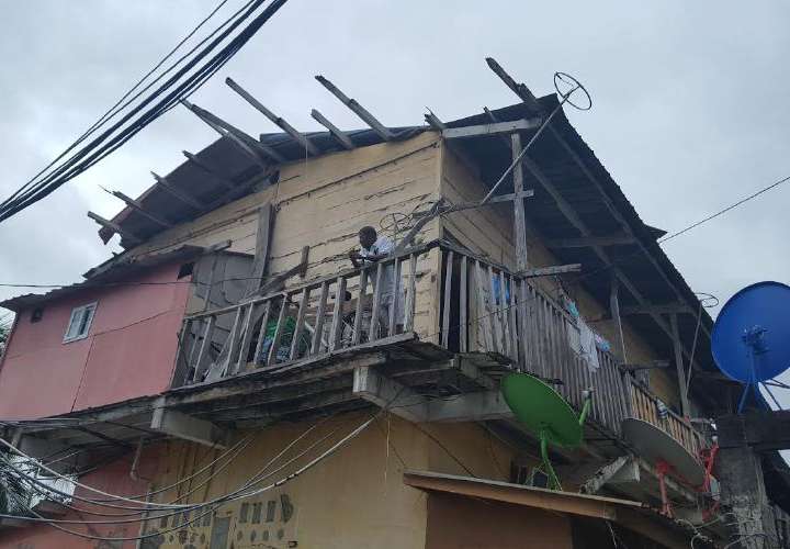 Preocupación: Solicitan ayuda para caserón en Colón sin techo
